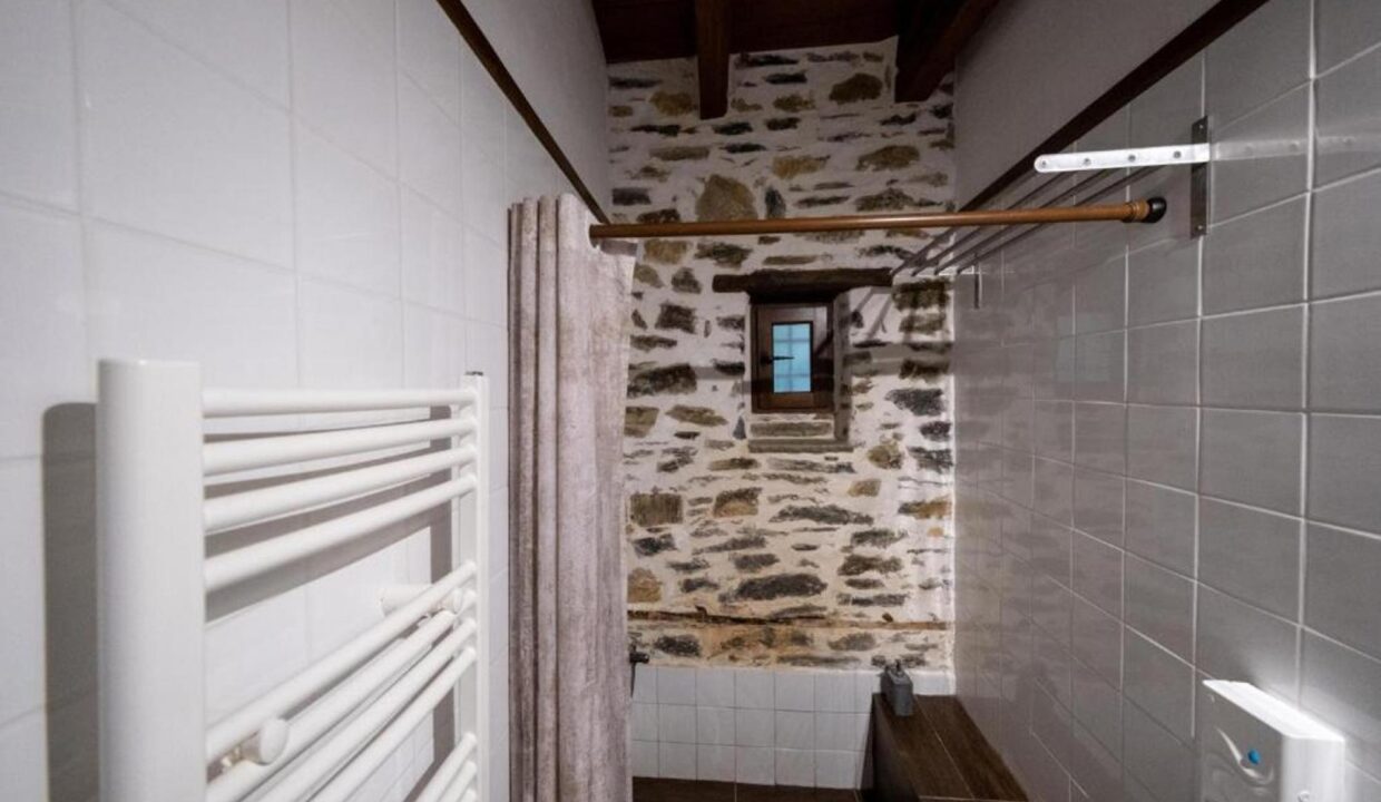 BathRoom_Suite_ARCHONTIKON_Pelion_Archontiko_Michael_Vizitsa