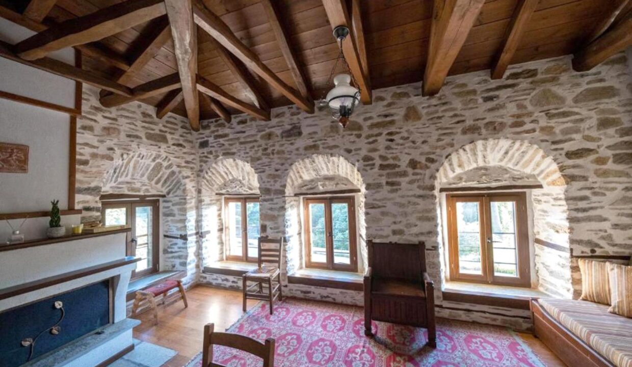 Living_Room1_Suite_ARCHONTIKON_Pelion_Archontiko_Michael_Vizitsa