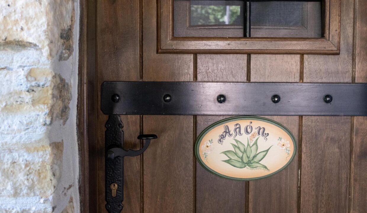 door9_Triple_Studio_ALOE_Pelion