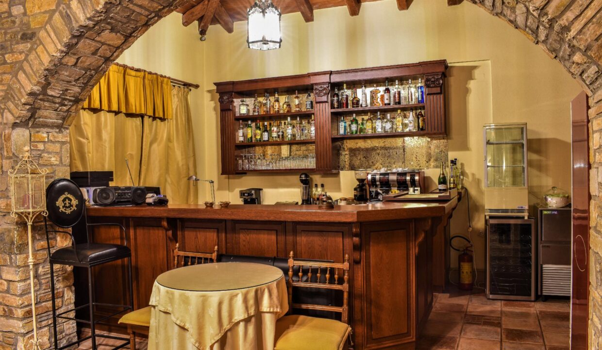 Bar2_Archontiko_Polyzos_Paparouna