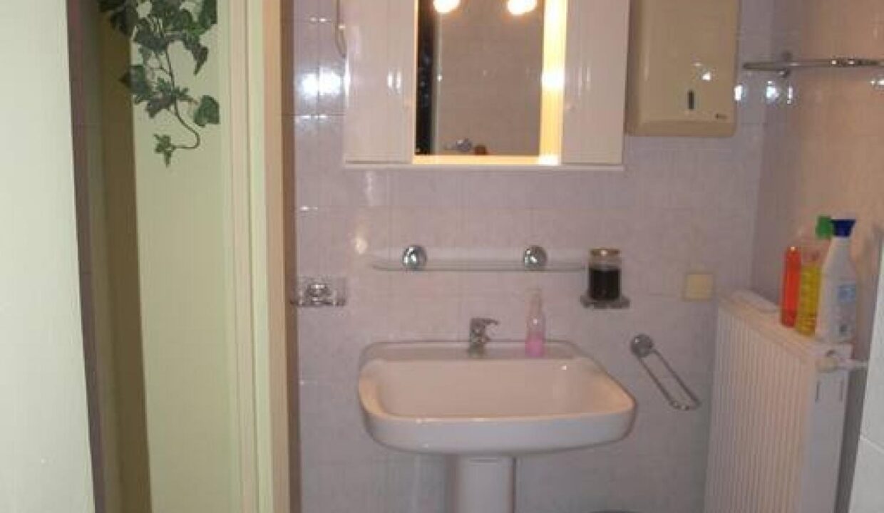Bath_Room_Alonaki_Seafront_Cottage_Anchialos