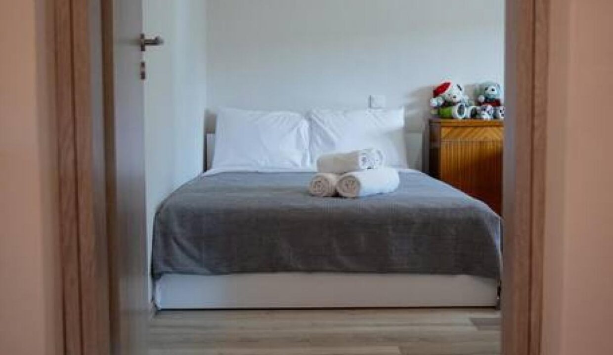 Bed_Room1_Bettys_Four_Seasons_Agria