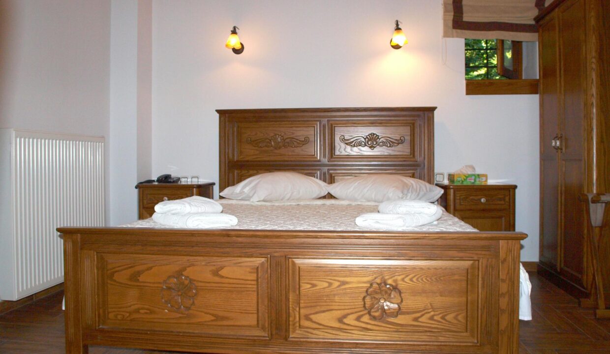 Bed_Room2_Heliodora_Deluxe_Triple_Room3_Kissos_Pelion