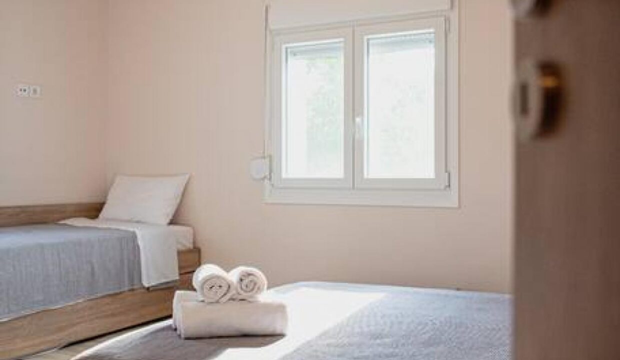 Bed_Room5_Bettys_Four_Seasons_Agria