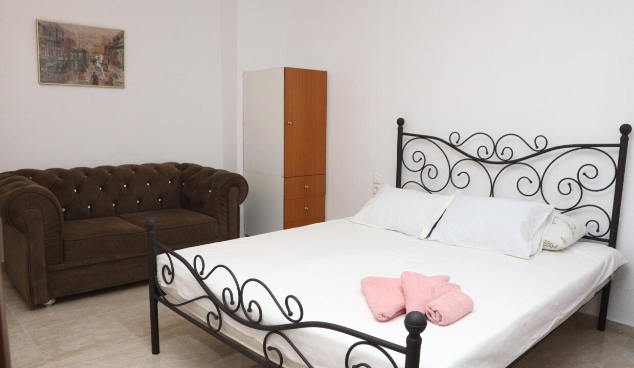 Bed_Room_Nikolaou_Apartments_Ground_Floor_Keramidi_Pelion