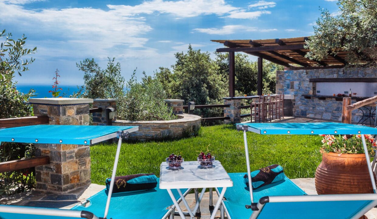 Garden3_BARBARELLA_Superior_Apartment_Damouchari_Pelion