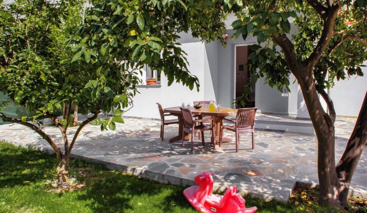 Garden_Aethra_House_Agria