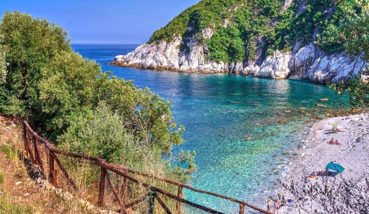 Local_Beach1_Villa_Zina_Studio2_Agios_Dimitrios_Pelion