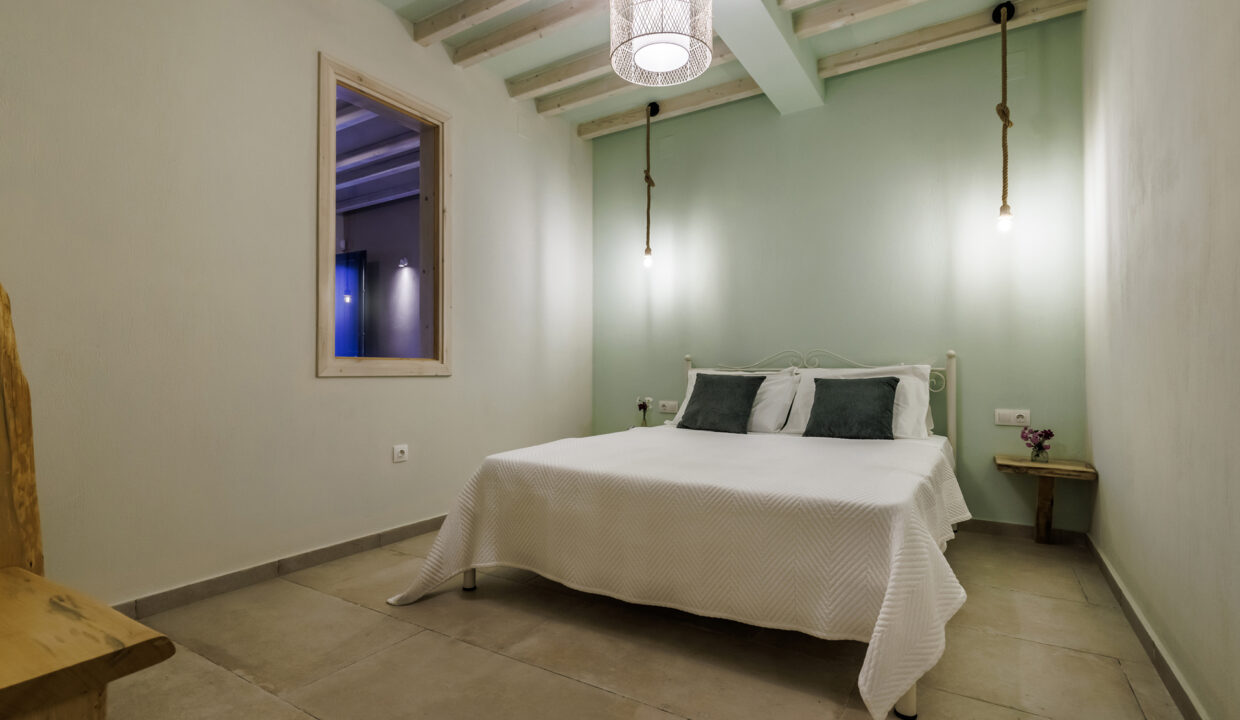Rodon_Luxury_Villas_Aura_Skopelos_Glossa_Bedroom1