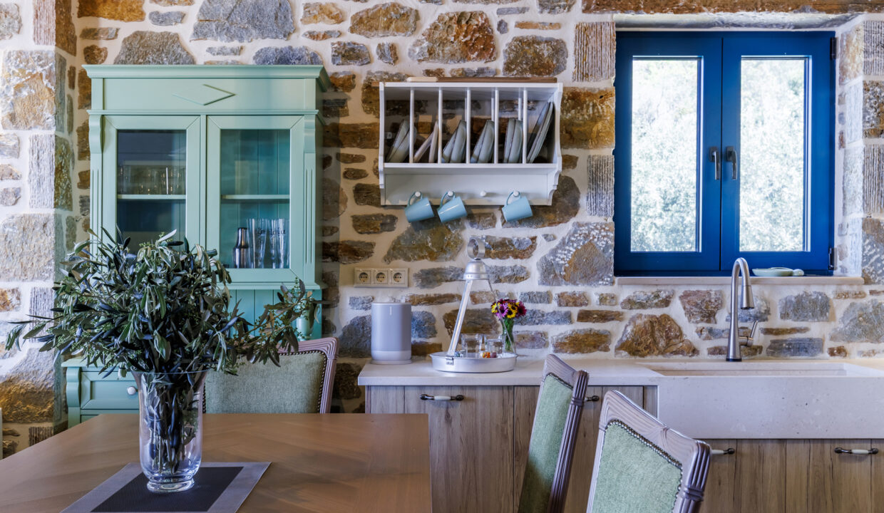Rodon_Luxury_Villas_Aura_Skopelos_Glossa_Kitchen1