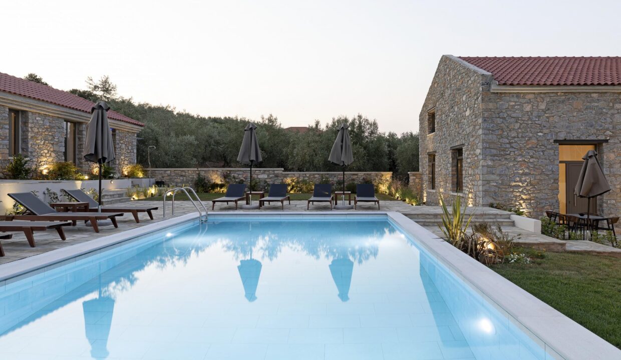 Swimming_Pool3_Lichnos_Luxury_Studio_Nies_Magnesia