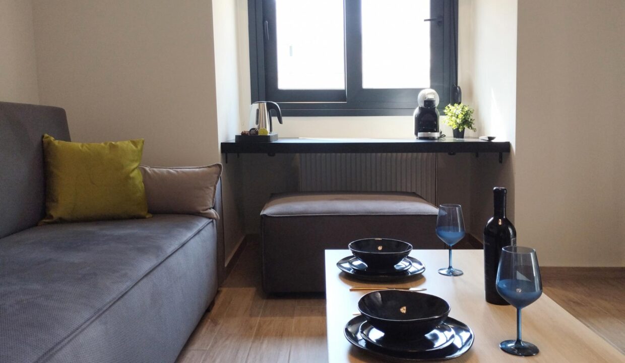 Volos_Terra_Deluxe_Living_Room1
