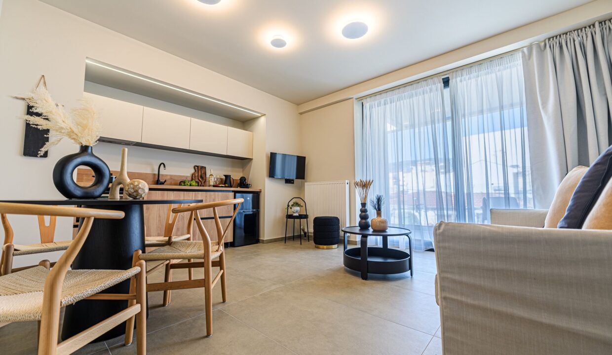living_room_1_Luaz_Suites_B1_Superior_Suite_volos