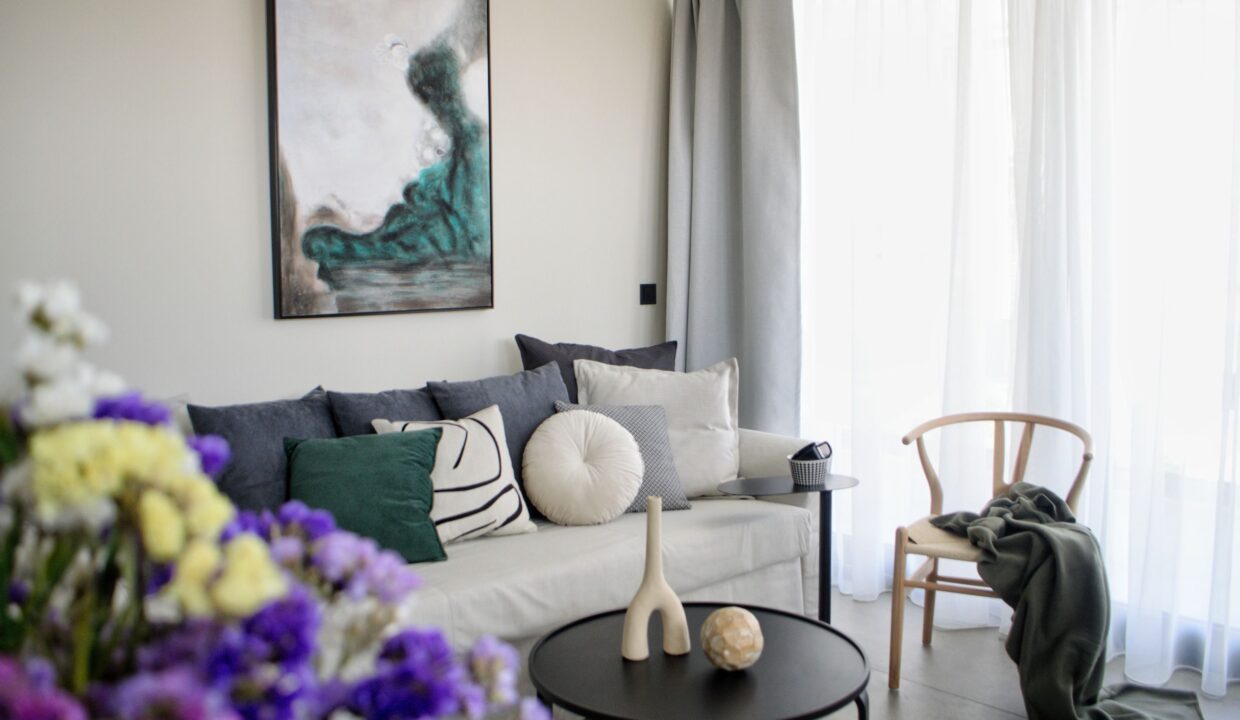 living_room_Luaz_Suites_B2_Superior_Suite_volos