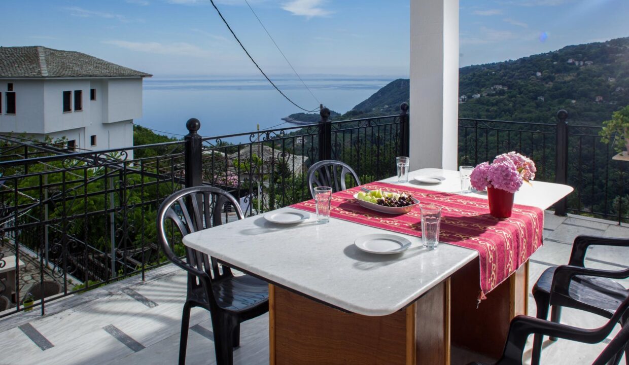 terrace_3_Paradeisos_Αpartment_with_Sea_View