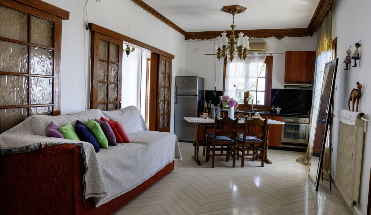 PARADEISOS_APART_7
